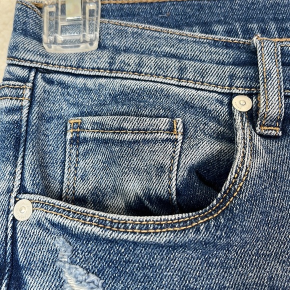 BlankNYC Womens Distressed The Reade Crop Jeans SIZE 26 - Picture 3 of 12